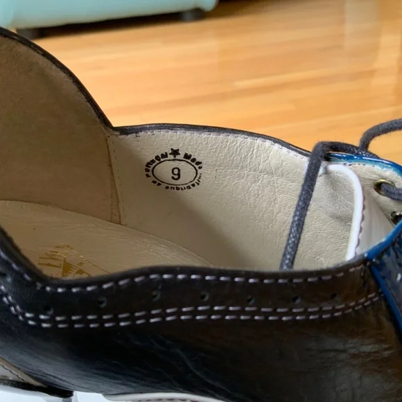 John Fluevog Mansfield Black White & Blue Leather Shoe Size 9 worn once indoors - Picture 6 of 15